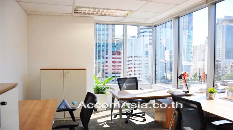 10  Office Space For Rent in Ploenchit ,Bangkok BTS Ploenchit at Q House Ploenchit Service Office AA10285